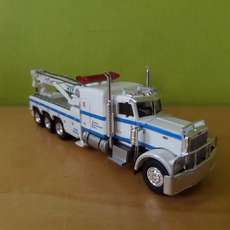 Brekina H0 86276 Peterbilt Sleepwagen NYPD
