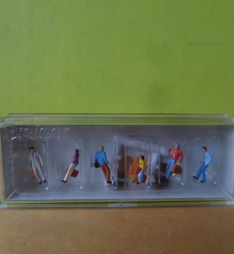 Preiser N 79018 Lopende reizigers
