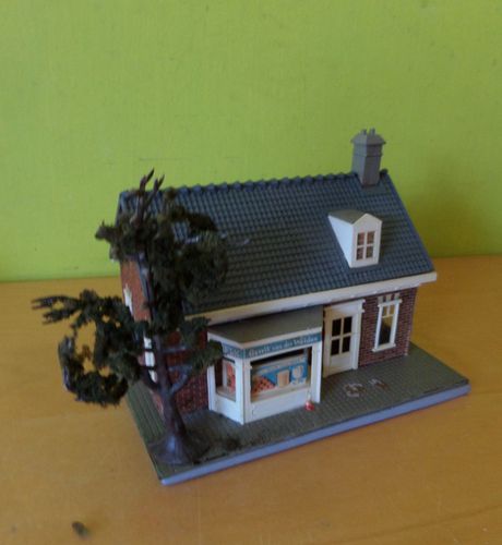 Pola H0 Budget Woning met melkwinkel