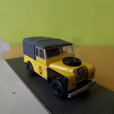 Schuco H0  U 00047 Landrover 88 AA Road service