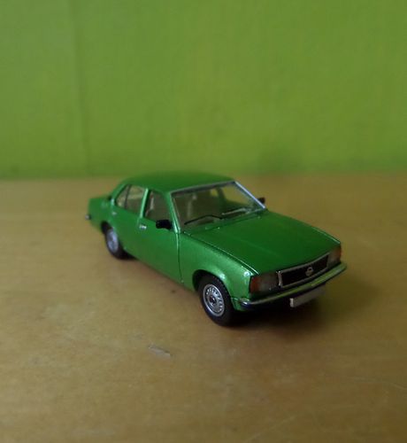 PCX H0 870813 Opel Ascona B Groen