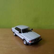 Minichamps H0 870171401  Volvo 240 GL