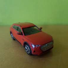 Minichamps H0 870018224 Audi E-tron