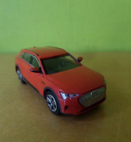 Minichamps H0 870018224 Audi E-tron