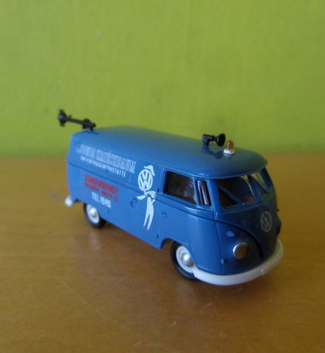 Brekina H0 32309 VW T1b "VW Kriechbaum"