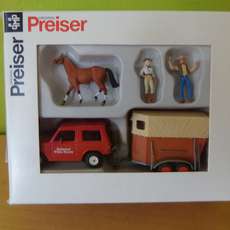 Preiser H0 33243 Mitsubishi Pajero met paarden trailer