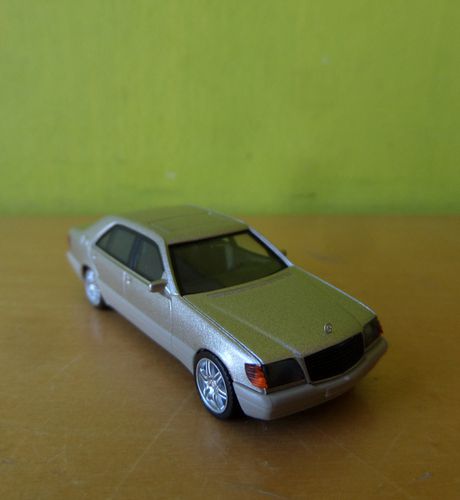 Herpa H0 30946 Mercedes 600 SEL V12