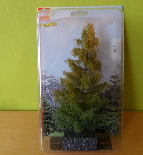 NIEUW ! Busch H0 3817 Lariks 2-kleurig