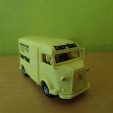 Busch H0 41966 Citroen H "Berliet"