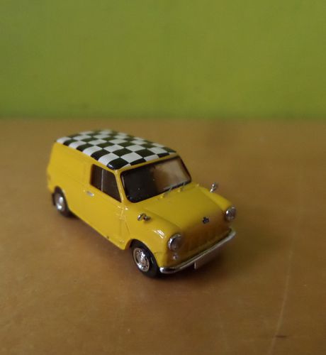 Brekina H0 15364 Austin Mini Countryman