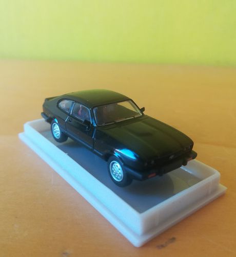 Brekina 19550 Ford Capri zwart
