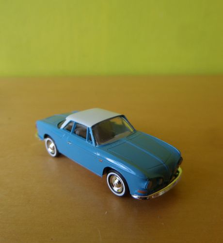 Busch H0 45808 Karmann Ghia  blauw / wit