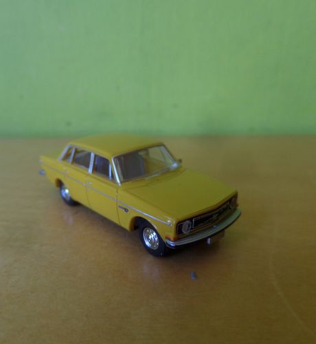 Brekina H0 29422 Volvo 144 donker geel