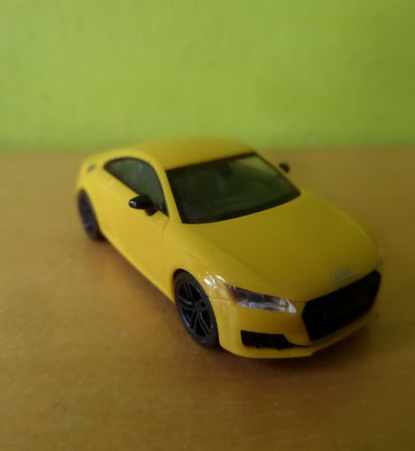 Herpa H0 28356  Audi TT coupe geel