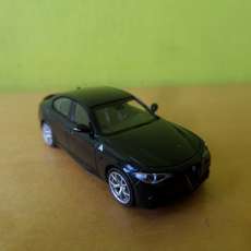 Minichamps H0 870120106 Alfa Romeo Guilia QV zwart