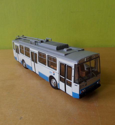Brekina H0 61378 Skoda 14 TR Trolleybus