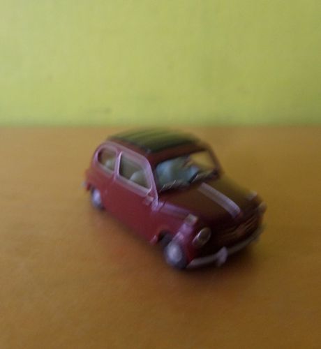 Wiking H0 09908 Fiat 600 wijnrood