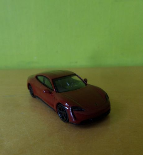 Minichamps H0 870068404 Porsche Taycan