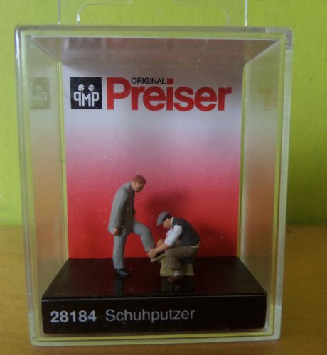 Preiser H0 28184 Schoenen poetsen