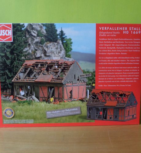 Busch H0 1669 Grote vervallen stal