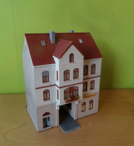 Pola H0 Stadswoning met doorgang