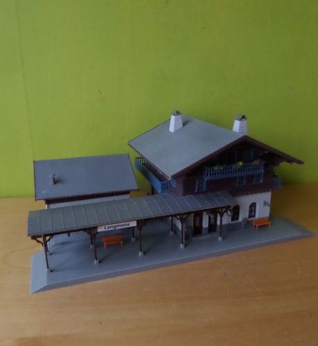 Faller H0 Zwitsers station Lengmoos