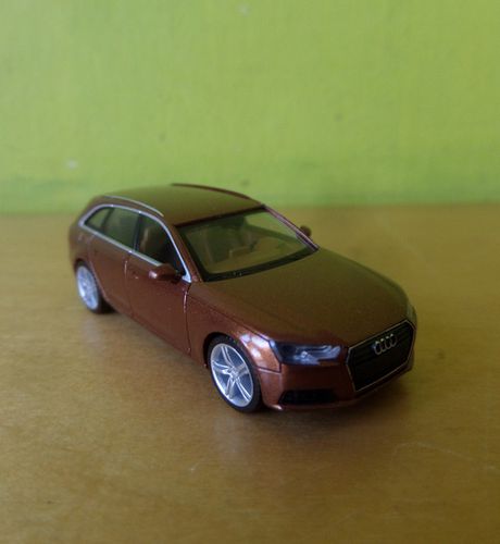 Herpa H038577 Audi A4 avant bruin metallic