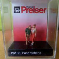 Preiser H0 28136 Staand paar