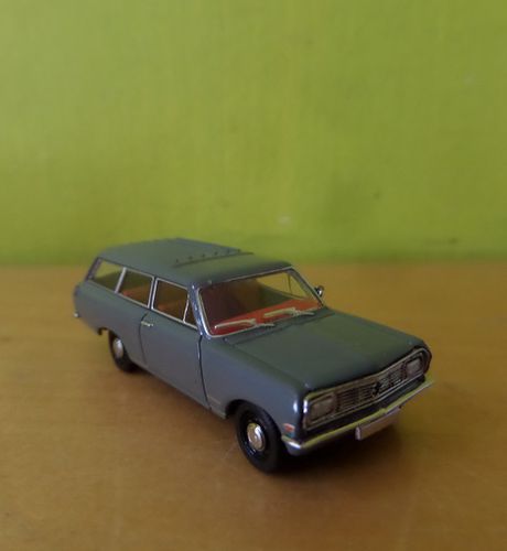 Brekina H0 20477 Opel Rekord B caravan
