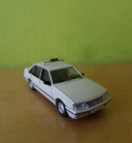 PCX H0 871462 Opel Senator A2  Taxi