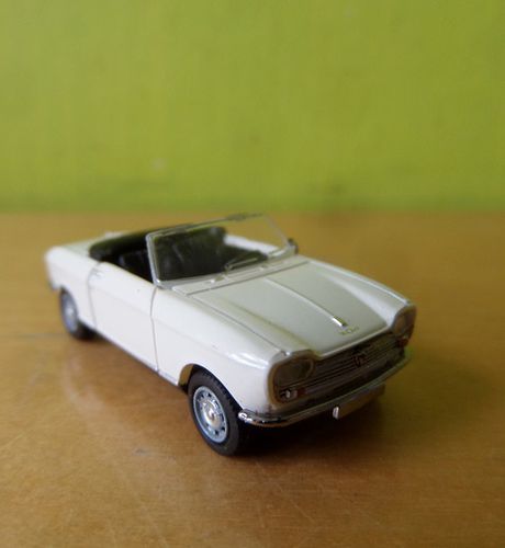Brekina H0 29176 Peugeot 204 Cabrio wit
