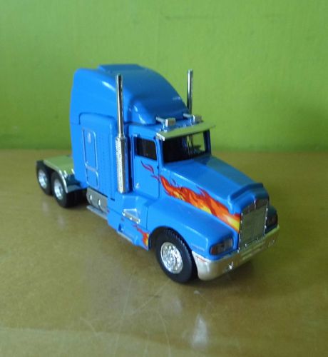 Brekina H0 85934 Kenworth T 600 "Flames"