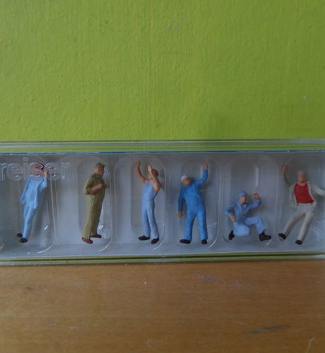 Preiser H0 14127 Staande vrachtwagen chauffeurs