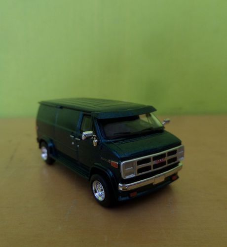 Brekina H0 18251 GMC Vandura metallic groen
