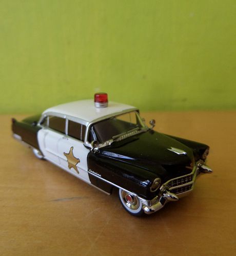 Brekina H0 18356 Cadillac Feedwood "Sheriff"