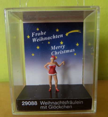 Preiser H0 29088 Kerstmeisje met bel