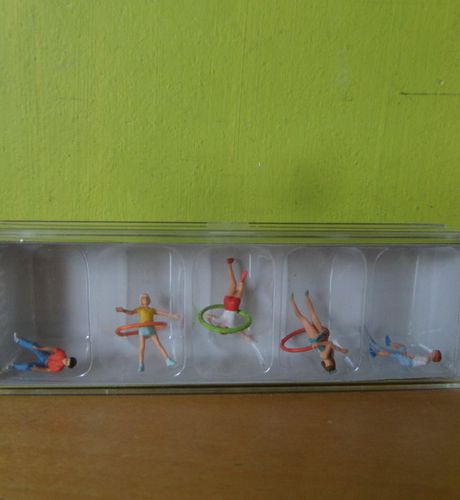 Preiser H0 10767 Spelende kinderen met hoepel