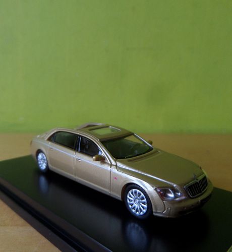 Micro City H0 0024 Maybach 62 S  goud kleur