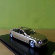 Micro City H0 0024 Maybach 62 S  goud kleur