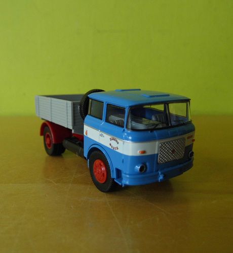 Brekina H0 71862 Liaz 706 wagen Circus Busch