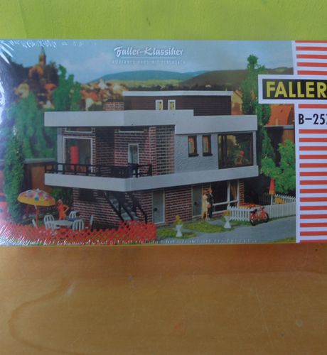 Faller H0 B-257 Faller Klassieker Modern huis