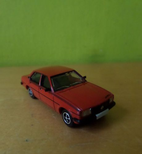 PCX H0 870815 Opel Ascona B Rood