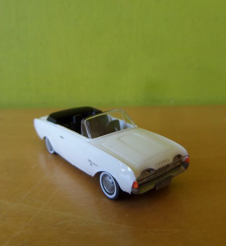 Wiking H0 20004 Ford 17 M Cabrio wit