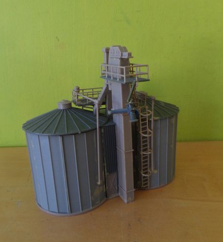 Faller H0 Lage silo`s
