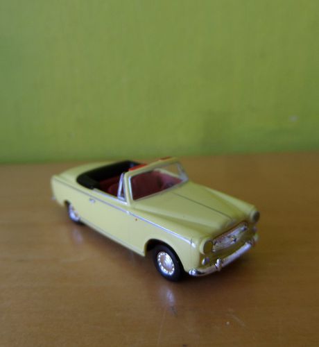Brekina H0 29164 Peugeot 403 Cabrio