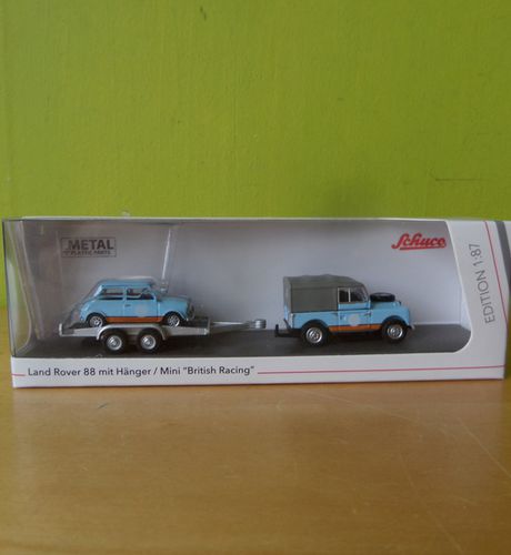 Schuco H0 26595 Landrover 88 met aanhanger
