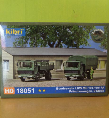 Kibri  H0 18051 2 x MB Bundeswehr wagens