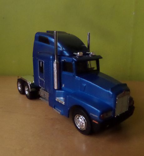 Brekina H0 85925 Kenworth T 600