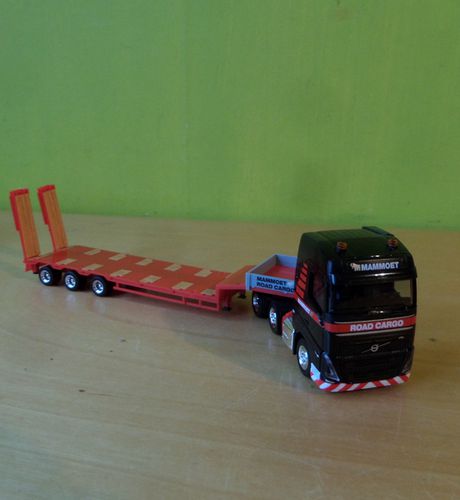 Herpa H0 318358 Volvo FH GL 20 "Mammoet"