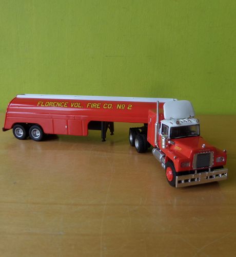 Brekina H0 85812 Mack RS 700 Florence Fire truck